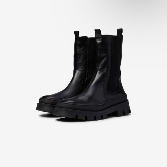 Kenneth Cole Women's Maple Chelsea Boots 👢 - Picture 1 of 9